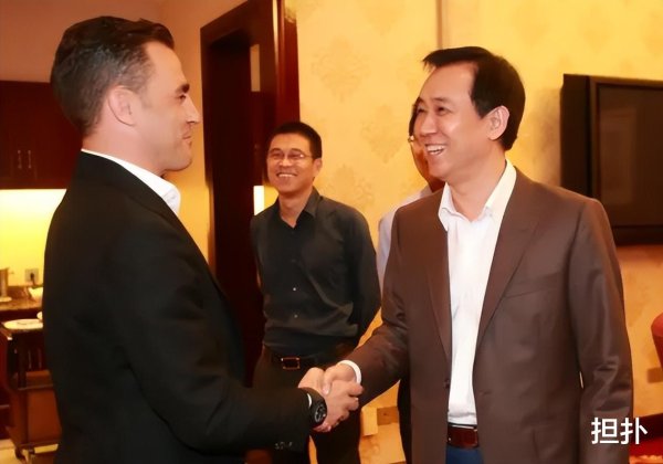 正规在线配资公司 恒大两年亏8千多亿, 公司负债2.4万亿, 可是许家印自身零风险